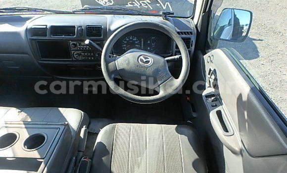 Acheter Occasion Voiture Mazda Bongo Blanc à Beitbridge, Matabeleland South Acheter Occasion Voiture Mazda Bongo Blanc à Beitbridge, Matabeleland South