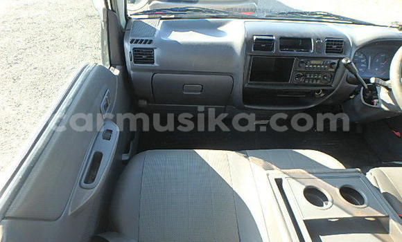 Acheter Occasion Voiture Mazda Bongo Blanc à Beitbridge, Matabeleland South Acheter Occasion Voiture Mazda Bongo Blanc à Beitbridge, Matabeleland South