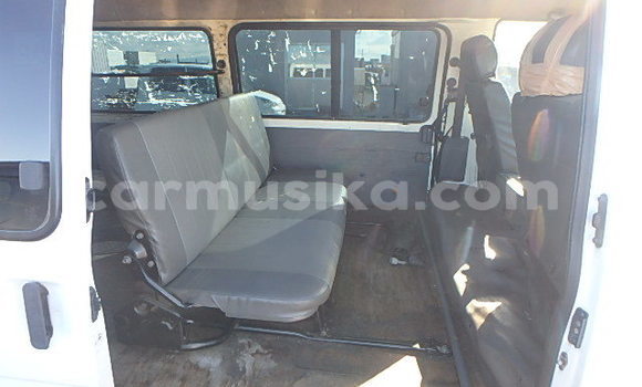 Acheter Occasion Voiture Mazda Bongo Blanc à Beitbridge, Matabeleland South Acheter Occasion Voiture Mazda Bongo Blanc à Beitbridge, Matabeleland South