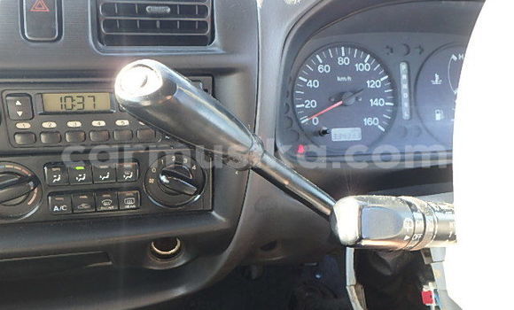 Acheter Occasion Voiture Mazda Bongo Blanc à Beitbridge, Matabeleland South Acheter Occasion Voiture Mazda Bongo Blanc à Beitbridge, Matabeleland South