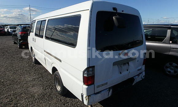 Acheter Occasion Voiture Mazda Bongo Blanc à Beitbridge, Matabeleland South Acheter Occasion Voiture Mazda Bongo Blanc à Beitbridge, Matabeleland South