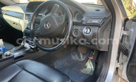 Nunua Mpya Mercedes‒Benz E–Class Fedha Gari ndani ya Borrowdale nchini Harare Nunua Mpya Mercedes‒Benz E–Class Fedha Gari ndani ya Borrowdale nchini Harare