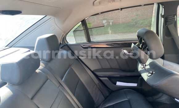 Nunua Mpya Mercedes‒Benz E–Class Fedha Gari ndani ya Borrowdale nchini Harare Nunua Mpya Mercedes‒Benz E–Class Fedha Gari ndani ya Borrowdale nchini Harare