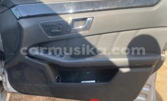 Nunua Mpya Mercedes‒Benz E–Class Fedha Gari ndani ya Borrowdale nchini Harare Nunua Mpya Mercedes‒Benz E–Class Fedha Gari ndani ya Borrowdale nchini Harare