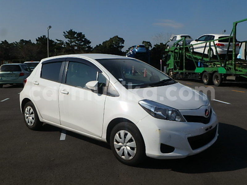 Tenga Tsaru Toyota Vitz Zvimwe Mota In Beitbridge In Matabeleland South Carmusika