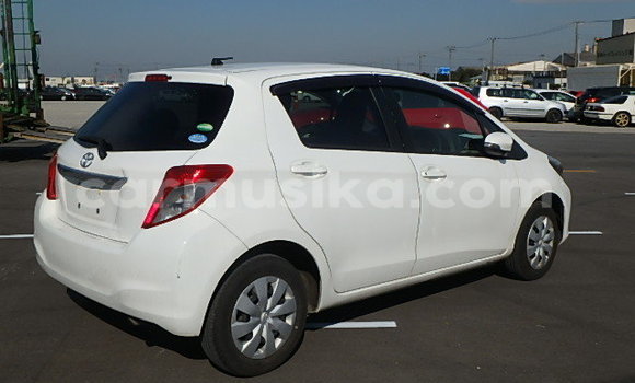 Nunua Ilio tumika Toyota Vitz Nyingine Gari ndani ya Beitbridge nchini Matabeleland Kusini Nunua Ilio tumika Toyota Vitz Nyingine Gari ndani ya Beitbridge nchini Matabeleland Kusini