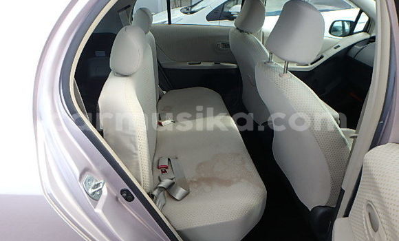 Nunua Ilio tumika Toyota Vitz Nyingine Gari ndani ya Beitbridge nchini Matabeleland Kusini Nunua Ilio tumika Toyota Vitz Nyingine Gari ndani ya Beitbridge nchini Matabeleland Kusini