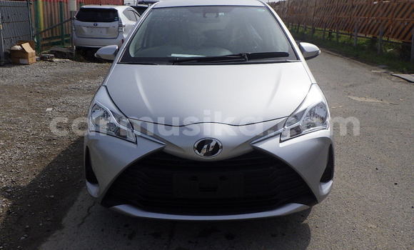 Nunua Ilio tumika Toyota Vitz Fedha Gari ndani ya Beitbridge nchini Matabeleland Kusini Nunua Ilio tumika Toyota Vitz Fedha Gari ndani ya Beitbridge nchini Matabeleland Kusini