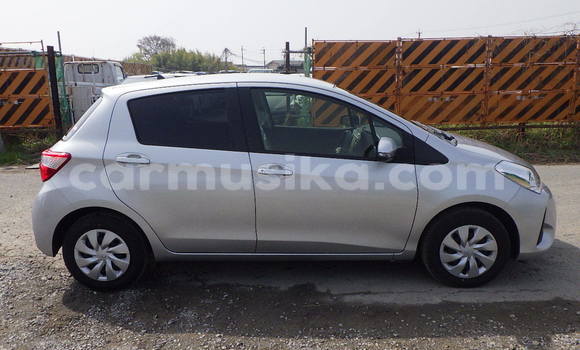 Nunua Ilio tumika Toyota Vitz Fedha Gari ndani ya Beitbridge nchini Matabeleland Kusini Nunua Ilio tumika Toyota Vitz Fedha Gari ndani ya Beitbridge nchini Matabeleland Kusini