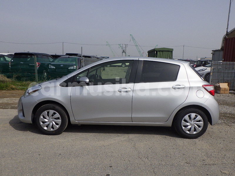 Big with watermark toyota vitz matabeleland south beitbridge 21910