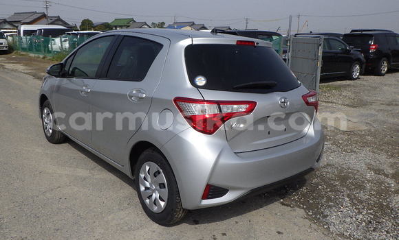 Nunua Ilio tumika Toyota Vitz Fedha Gari ndani ya Beitbridge nchini Matabeleland Kusini Nunua Ilio tumika Toyota Vitz Fedha Gari ndani ya Beitbridge nchini Matabeleland Kusini