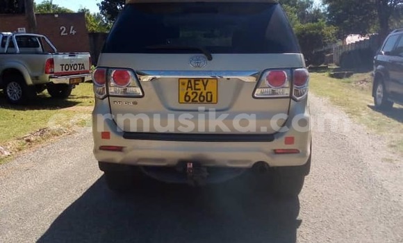 Acheter Occasion Voiture Toyota Fortuner Beige à Harare, Harare Acheter Occasion Voiture Toyota Fortuner Beige à Harare, Harare