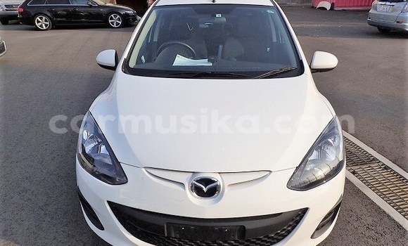 Tenga Tsaru Mazda Demio Chena Mota in Beitbridge in Matabeleland South
