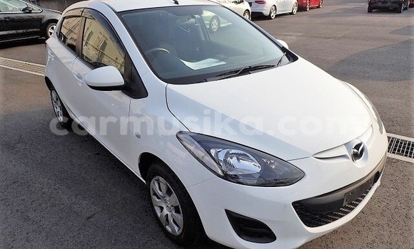 Acheter Occasion Voiture Mazda Demio Blanc à Beitbridge, Matabeleland South Acheter Occasion Voiture Mazda Demio Blanc à Beitbridge, Matabeleland South