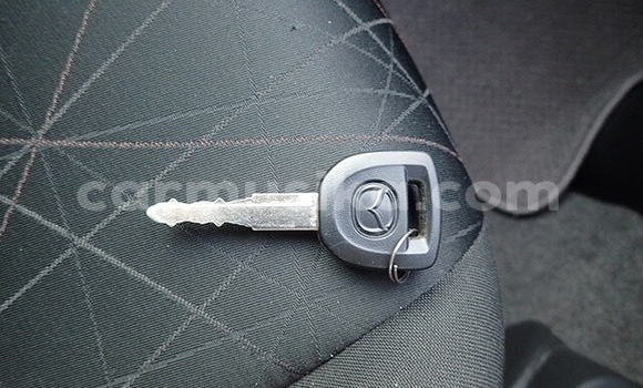 Acheter Occasion Voiture Mazda Demio Blanc à Beitbridge, Matabeleland South Acheter Occasion Voiture Mazda Demio Blanc à Beitbridge, Matabeleland South