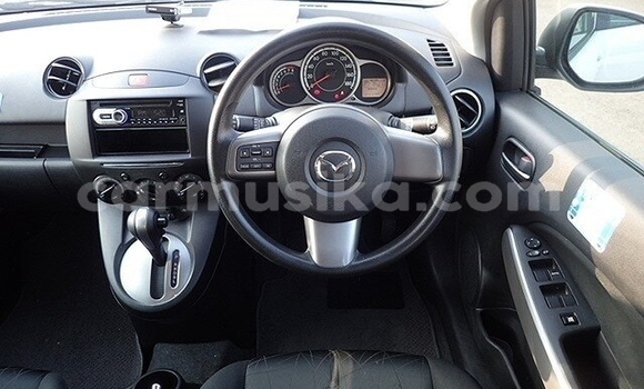 Acheter Occasion Voiture Mazda Demio Blanc à Beitbridge, Matabeleland South Acheter Occasion Voiture Mazda Demio Blanc à Beitbridge, Matabeleland South