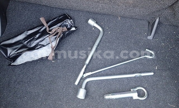 Acheter Occasion Voiture Mazda Demio Blanc à Beitbridge, Matabeleland South Acheter Occasion Voiture Mazda Demio Blanc à Beitbridge, Matabeleland South