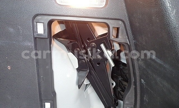 Acheter Occasion Voiture Mazda Demio Blanc à Beitbridge, Matabeleland South Acheter Occasion Voiture Mazda Demio Blanc à Beitbridge, Matabeleland South