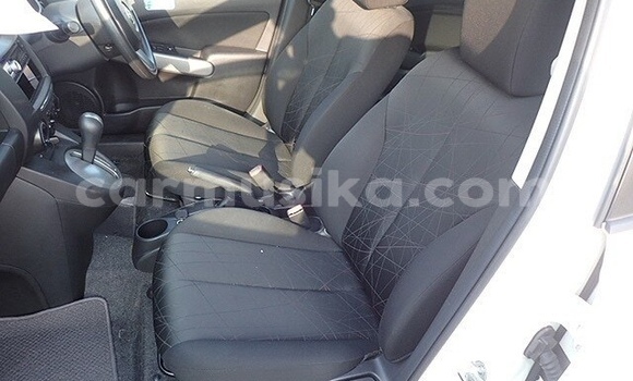 Acheter Occasion Voiture Mazda Demio Blanc à Beitbridge, Matabeleland South Acheter Occasion Voiture Mazda Demio Blanc à Beitbridge, Matabeleland South