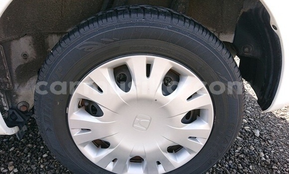 Acheter Occasion Voiture Honda Fit Blanc à Beitbridge, Matabeleland South Acheter Occasion Voiture Honda Fit Blanc à Beitbridge, Matabeleland South