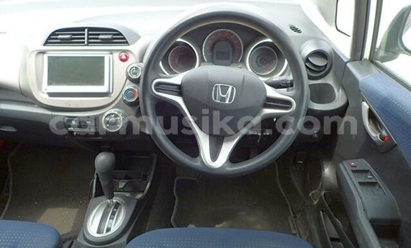 Acheter Occasion Voiture Honda Fit Blanc à Beitbridge, Matabeleland South Acheter Occasion Voiture Honda Fit Blanc à Beitbridge, Matabeleland South