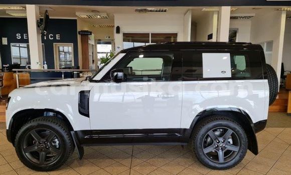Buy Used Land Rover Defender White Car in Beitbridge in Matabeleland South Buy Used Land Rover Defender White Car in Beitbridge in Matabeleland South