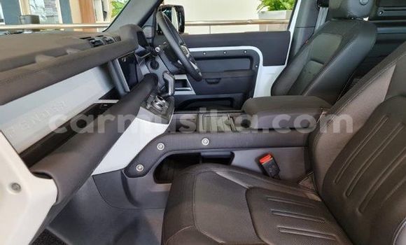 Buy Used Land Rover Defender White Car in Beitbridge in Matabeleland South Buy Used Land Rover Defender White Car in Beitbridge in Matabeleland South