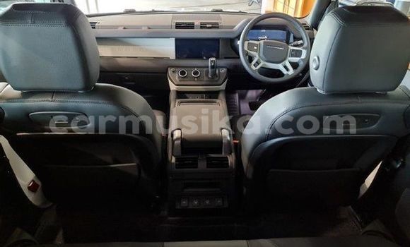 Buy Used Land Rover Defender White Car in Beitbridge in Matabeleland South Buy Used Land Rover Defender White Car in Beitbridge in Matabeleland South