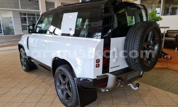 Buy Used Land Rover Defender White Car in Beitbridge in Matabeleland South Buy Used Land Rover Defender White Car in Beitbridge in Matabeleland South