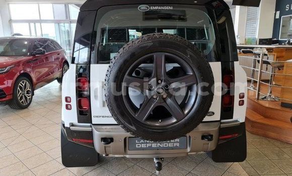 Buy Used Land Rover Defender White Car in Beitbridge in Matabeleland South Buy Used Land Rover Defender White Car in Beitbridge in Matabeleland South