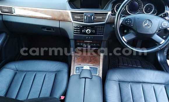Acheter Occasion Voiture Mercedes‒Benz E–Class Noir à Beitbridge, Matabeleland South Acheter Occasion Voiture Mercedes‒Benz E–Class Noir à Beitbridge, Matabeleland South