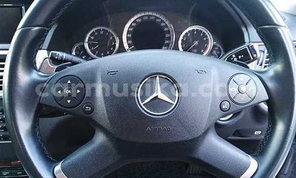Acheter Occasion Voiture Mercedes‒Benz E–Class Noir à Beitbridge, Matabeleland South Acheter Occasion Voiture Mercedes‒Benz E–Class Noir à Beitbridge, Matabeleland South