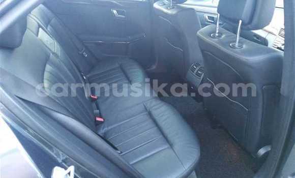 Acheter Occasion Voiture Mercedes‒Benz E–Class Noir à Beitbridge, Matabeleland South Acheter Occasion Voiture Mercedes‒Benz E–Class Noir à Beitbridge, Matabeleland South