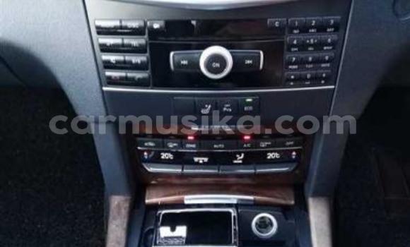 Acheter Occasion Voiture Mercedes‒Benz E–Class Noir à Beitbridge, Matabeleland South Acheter Occasion Voiture Mercedes‒Benz E–Class Noir à Beitbridge, Matabeleland South