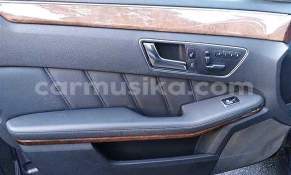 Acheter Occasion Voiture Mercedes‒Benz E–Class Noir à Beitbridge, Matabeleland South Acheter Occasion Voiture Mercedes‒Benz E–Class Noir à Beitbridge, Matabeleland South