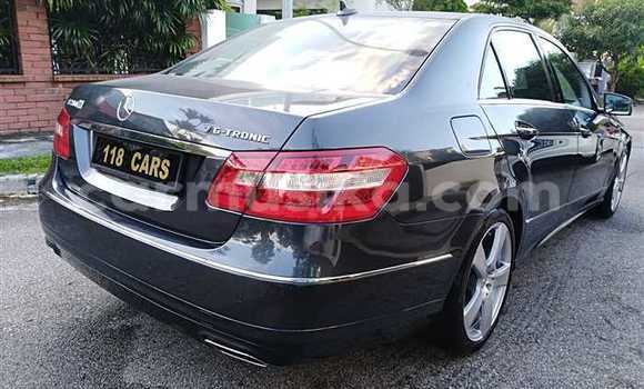 Acheter Occasion Voiture Mercedes‒Benz E–Class Noir à Beitbridge, Matabeleland South Acheter Occasion Voiture Mercedes‒Benz E–Class Noir à Beitbridge, Matabeleland South