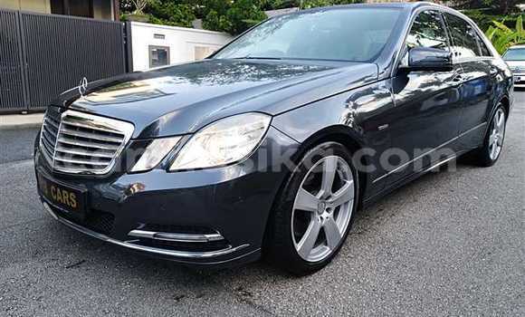 Acheter Occasion Voiture Mercedes‒Benz E–Class Noir à Beitbridge, Matabeleland South Acheter Occasion Voiture Mercedes‒Benz E–Class Noir à Beitbridge, Matabeleland South