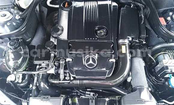 Acheter Occasion Voiture Mercedes‒Benz E–Class Noir à Beitbridge, Matabeleland South Acheter Occasion Voiture Mercedes‒Benz E–Class Noir à Beitbridge, Matabeleland South