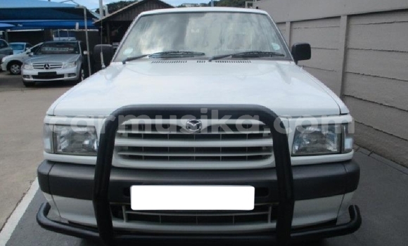 Acheter Occasion Voiture Mazda B–series Blanc à Beitbridge, Matabeleland South Acheter Occasion Voiture Mazda B–series Blanc à Beitbridge, Matabeleland South