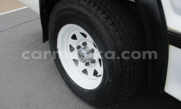 Acheter Occasion Voiture Mazda B–series Blanc à Beitbridge, Matabeleland South Acheter Occasion Voiture Mazda B–series Blanc à Beitbridge, Matabeleland South