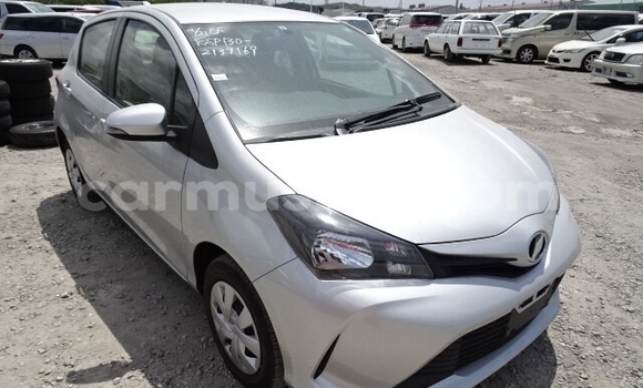 Acheter Occasion Voiture Toyota Vitz Gris à Beitbridge, Matabeleland South Acheter Occasion Voiture Toyota Vitz Gris à Beitbridge, Matabeleland South