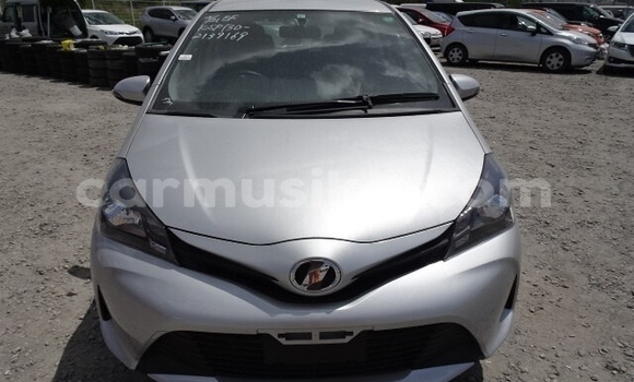Acheter Occasion Voiture Toyota Vitz Gris à Beitbridge, Matabeleland South Acheter Occasion Voiture Toyota Vitz Gris à Beitbridge, Matabeleland South