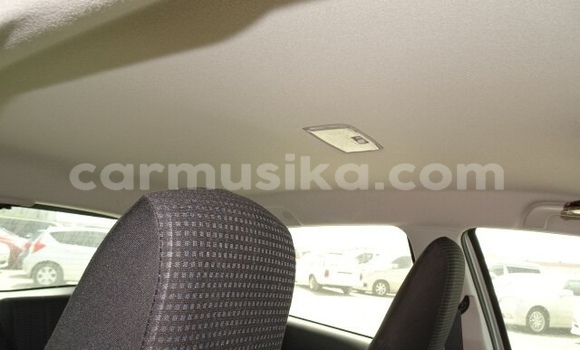 Acheter Occasion Voiture Toyota Vitz Gris à Beitbridge, Matabeleland South Acheter Occasion Voiture Toyota Vitz Gris à Beitbridge, Matabeleland South