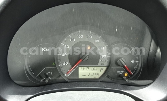 Acheter Occasion Voiture Toyota Vitz Gris à Beitbridge, Matabeleland South Acheter Occasion Voiture Toyota Vitz Gris à Beitbridge, Matabeleland South