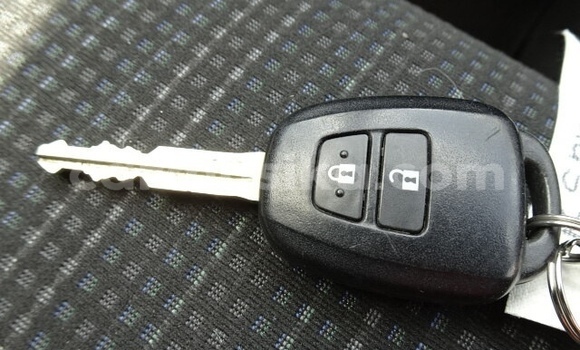 Acheter Occasion Voiture Toyota Vitz Gris à Beitbridge, Matabeleland South Acheter Occasion Voiture Toyota Vitz Gris à Beitbridge, Matabeleland South