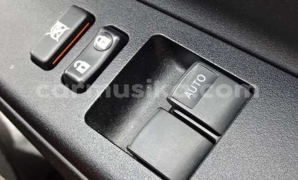 Acheter Occasion Voiture Toyota Vitz Gris à Beitbridge, Matabeleland South Acheter Occasion Voiture Toyota Vitz Gris à Beitbridge, Matabeleland South