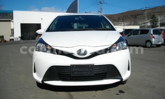 Acheter Occasion Voiture Toyota Vitz Blanc à Beitbridge, Matabeleland South Acheter Occasion Voiture Toyota Vitz Blanc à Beitbridge, Matabeleland South