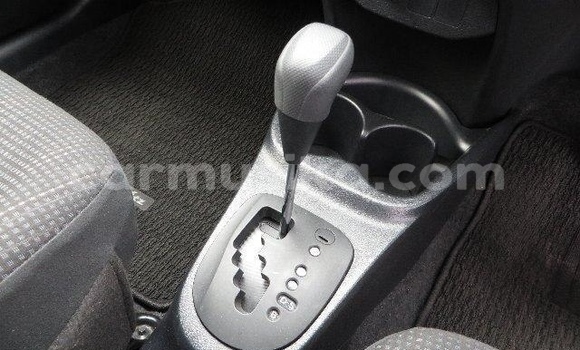 Acheter Occasion Voiture Toyota Vitz Blanc à Beitbridge, Matabeleland South Acheter Occasion Voiture Toyota Vitz Blanc à Beitbridge, Matabeleland South