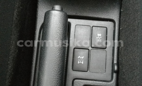 Acheter Occasion Voiture Toyota Vitz Blanc à Beitbridge, Matabeleland South Acheter Occasion Voiture Toyota Vitz Blanc à Beitbridge, Matabeleland South