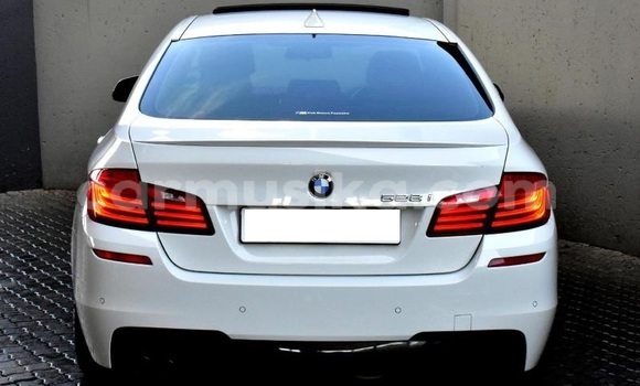 Acheter Occasion Voiture BMW 5–Series Blanc à Beitbridge, Matabeleland South Acheter Occasion Voiture BMW 5–Series Blanc à Beitbridge, Matabeleland South